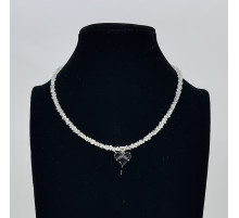 Бусы-чокер алмазное стекло белое подвеска фиолетовое сердце 3*4мм