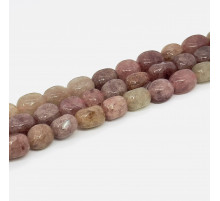 Нить кварц клубничный окат 12*19мм