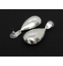 Серьги ювелирный сплав капля серебристый 23*36 мм